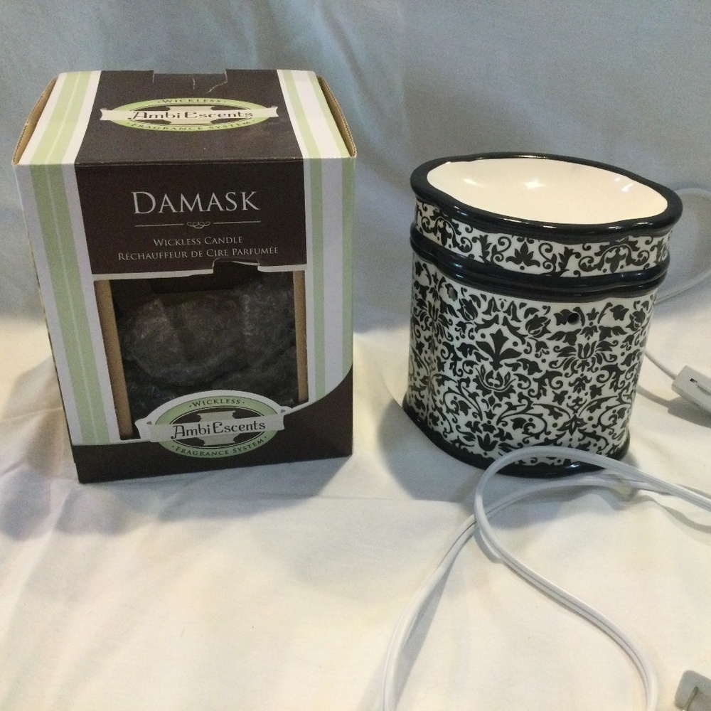 Damask Black and White Wickless Fragrance Candle - NEW IN BOX